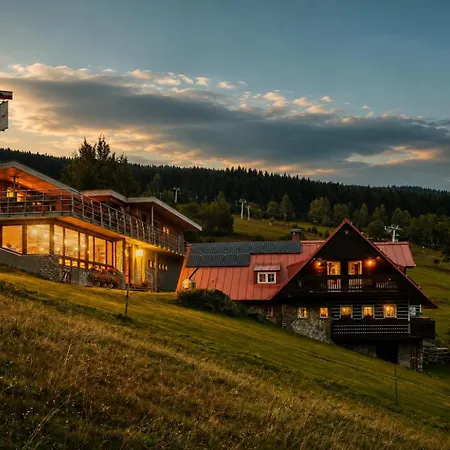 Topas Konukevi